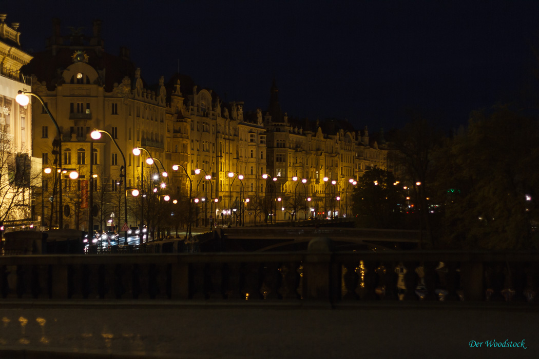 Prag bei Nacht: Smetana-Kai